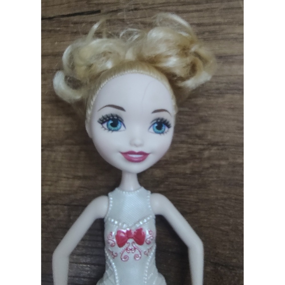Ever After High Doll Apple White 2015 Gold Legs Dancing Mattel Fantasy Toys 11"
